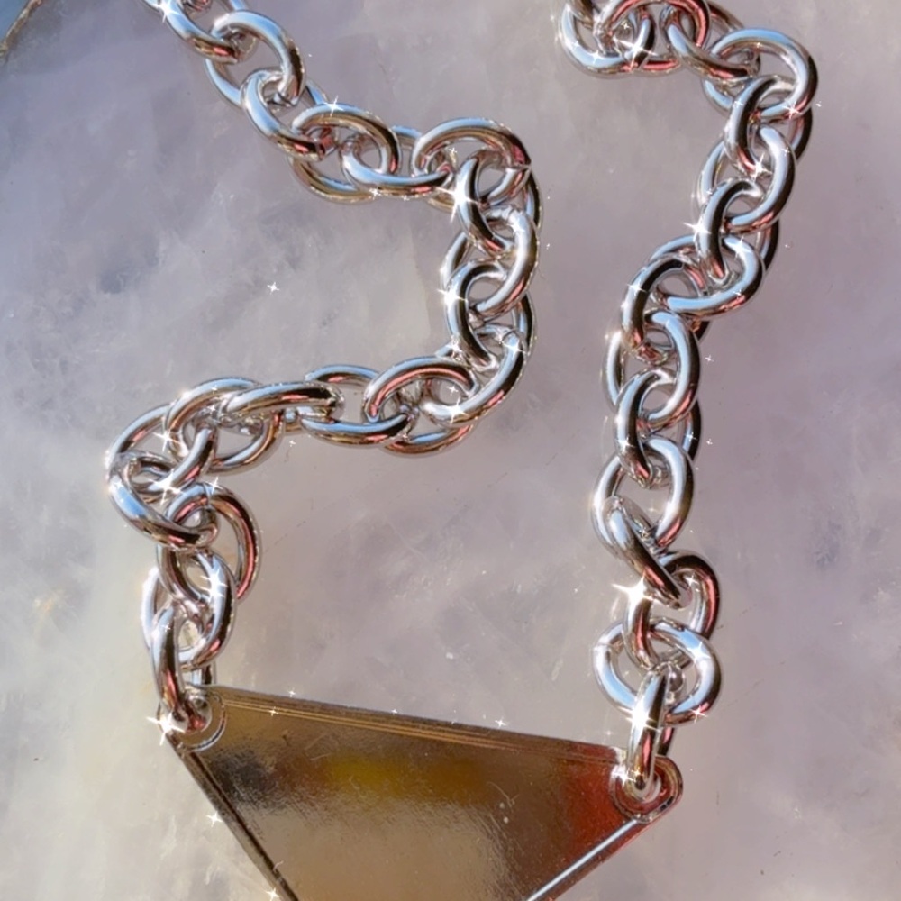Designer look Triangle Pendant Chain Necklace 💙 - Picture 5 of 6